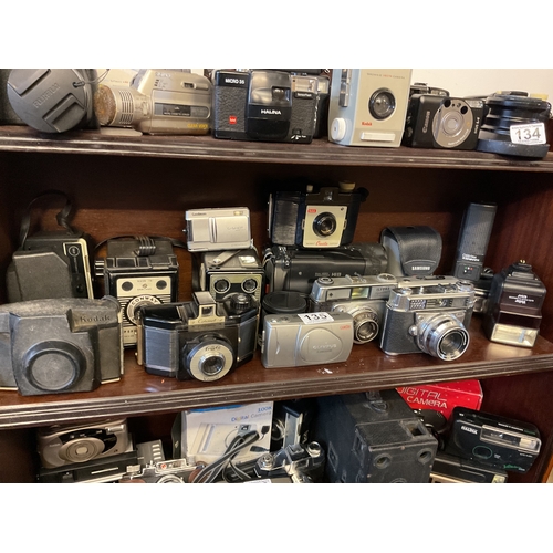 135 - Quantity of assorted vintage and other cameras - untested