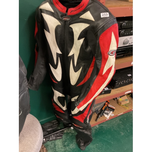 259 - Riossi racing motorbike leathers, size UK 46