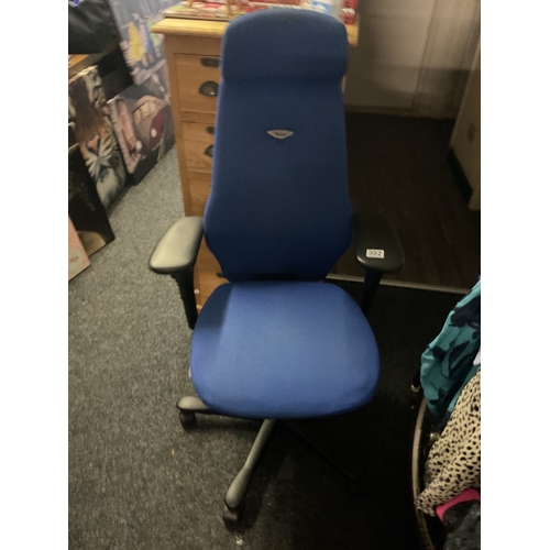 302 - Kinnarps executive chair