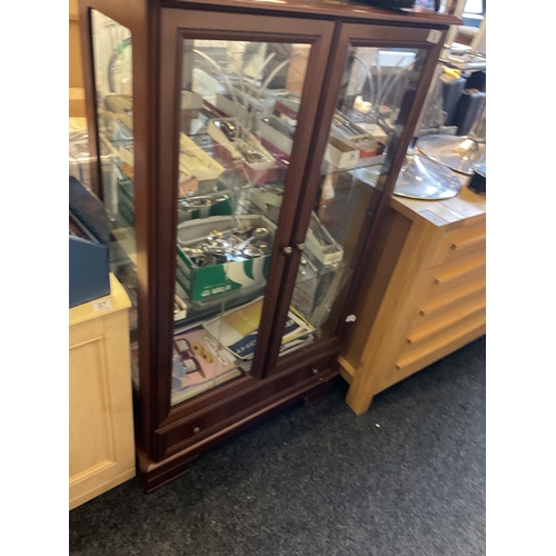 93 - 2 Door display cabinet