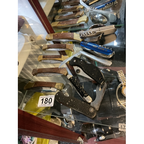 180 - Assorted pocket knives