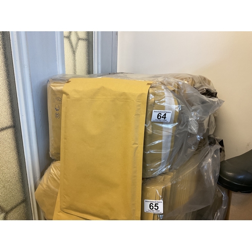 65 - Bag of 100 size 4/D/14 padded envelopes