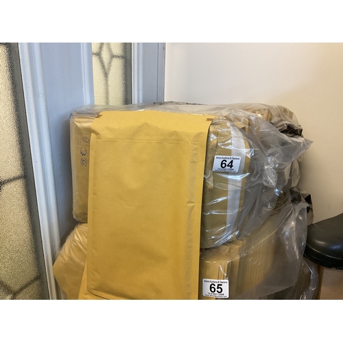 67 - Bag of 100 size 4/D/14 padded envelopes