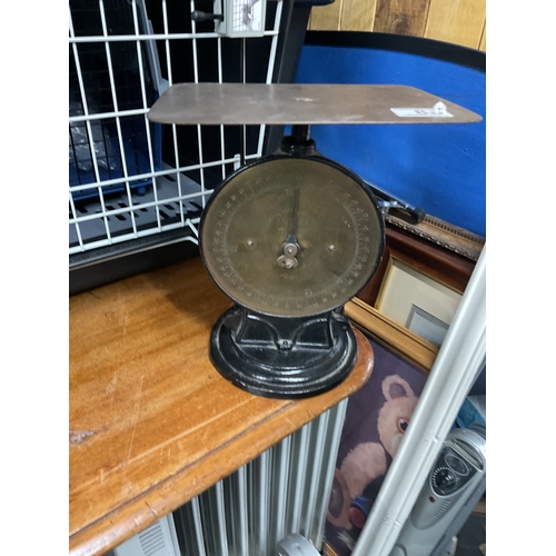 8 - Set vintage post office scales