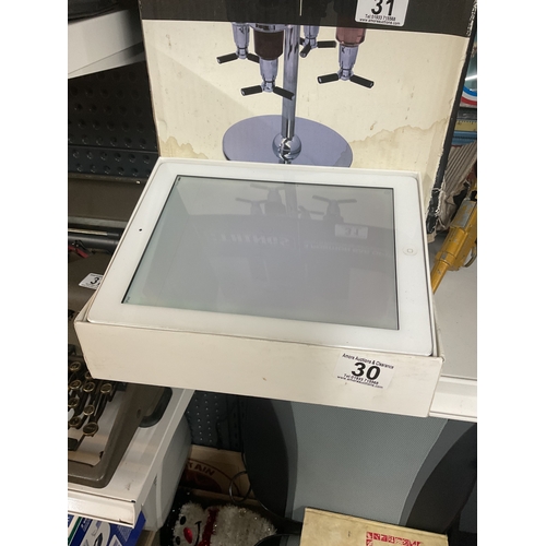Lot 30        