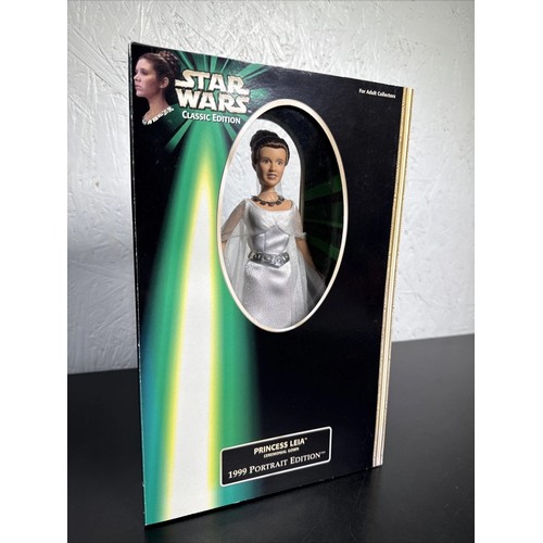 53 - Mixed Lot STAR WARS Toys, Games and Memorabilia to consist of:
Monopoly Star Wars Episode II, Collec... 