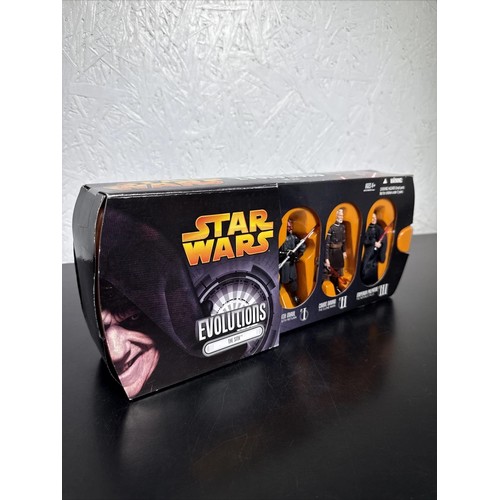 53 - Mixed Lot STAR WARS Toys, Games and Memorabilia to consist of:
Monopoly Star Wars Episode II, Collec... 