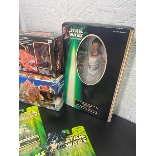 53 - Mixed Lot STAR WARS Toys, Games and Memorabilia to consist of:
Monopoly Star Wars Episode II, Collec... 