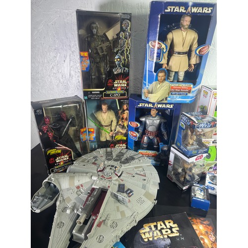 53 - Mixed Lot STAR WARS Toys, Games and Memorabilia to consist of:
Monopoly Star Wars Episode II, Collec... 
