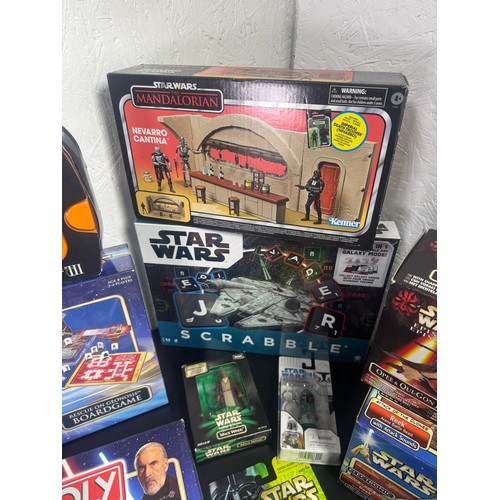 53 - Mixed Lot STAR WARS Toys, Games and Memorabilia to consist of:
Monopoly Star Wars Episode II, Collec... 