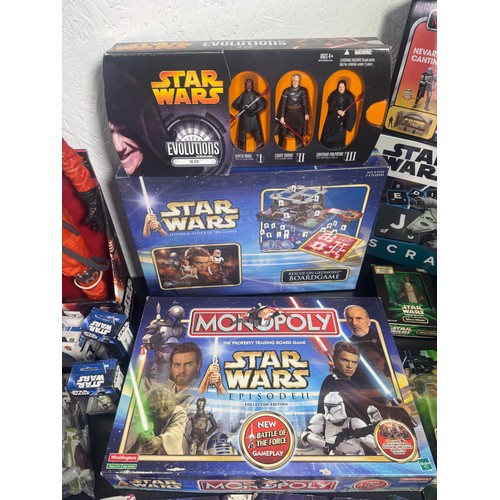 53 - Mixed Lot STAR WARS Toys, Games and Memorabilia to consist of:
Monopoly Star Wars Episode II, Collec... 
