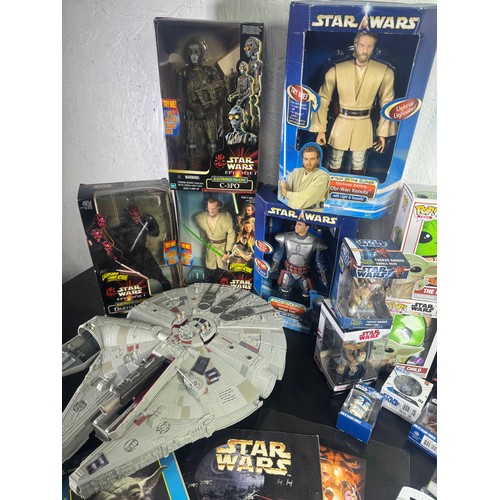 53 - Mixed Lot STAR WARS Toys, Games and Memorabilia to consist of:
Monopoly Star Wars Episode II, Collec... 