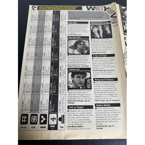 100 - Mexico ’86 World Cup Souvenir Poster & Look-in Magazine Pull-Out (Shipping Available).

A rare doubl... 