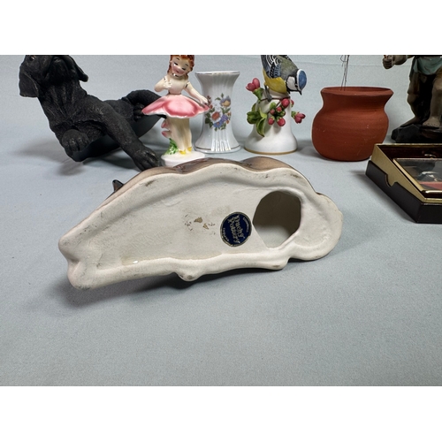 6 - Mixed Decorative Figurines inc. Lladro‑style Fisherman, Horse, Dog & Ceramics  Assorted figures and ... 