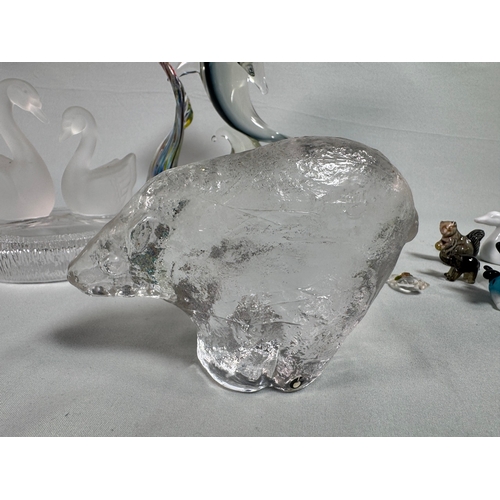 656 - Mixed Art Glass & Crystal Animal Figurines incl. Dolphin, Swans, Polar Bear  Assorted glass pieces i... 