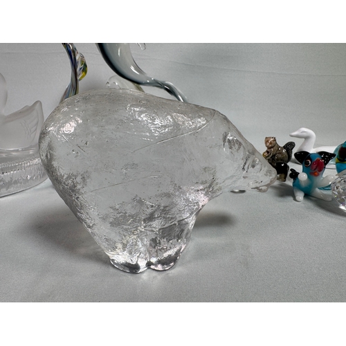 656 - Mixed Art Glass & Crystal Animal Figurines incl. Dolphin, Swans, Polar Bear  Assorted glass pieces i... 