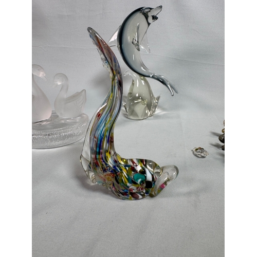 656 - Mixed Art Glass & Crystal Animal Figurines incl. Dolphin, Swans, Polar Bear  Assorted glass pieces i... 