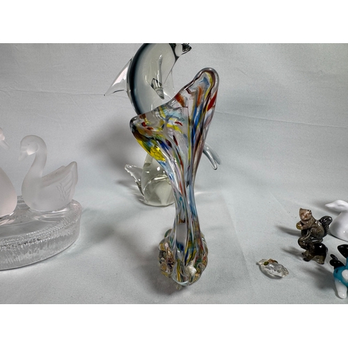 656 - Mixed Art Glass & Crystal Animal Figurines incl. Dolphin, Swans, Polar Bear  Assorted glass pieces i... 