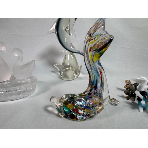 656 - Mixed Art Glass & Crystal Animal Figurines incl. Dolphin, Swans, Polar Bear  Assorted glass pieces i... 