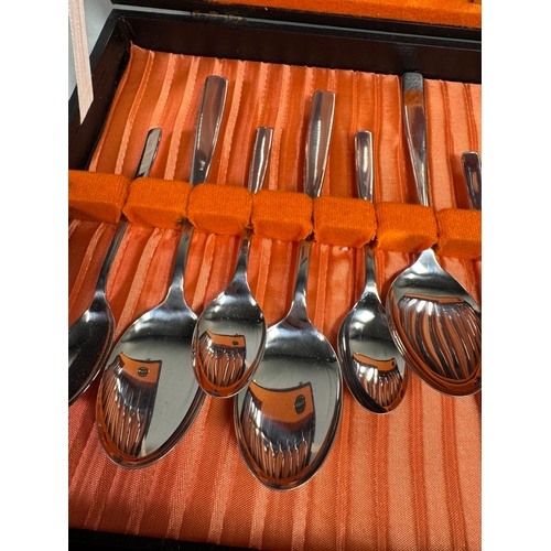 9 - Henley Firth Stainless Steel Cutlery Canteen Set Made in Great Britain  Complete boxed set. Good con... 