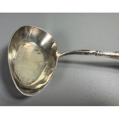 55 - Antique Silver Plated Soup Ladle with Turned Wooden Handle Hallmarked  Classic serving ladle. Fair c... 