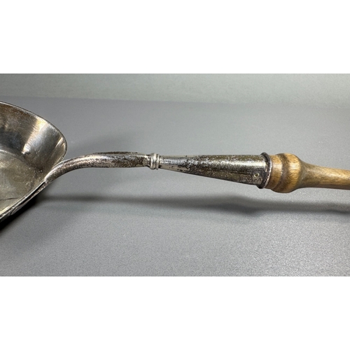 55 - Antique Silver Plated Soup Ladle with Turned Wooden Handle Hallmarked  Classic serving ladle. Fair c... 