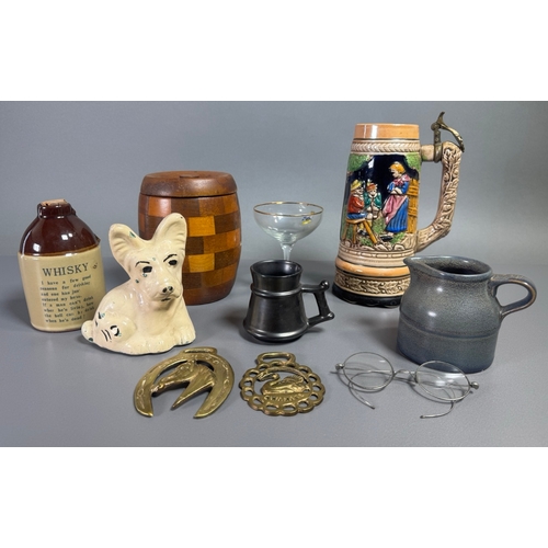 292 - Mixed decorative collector’s lot: ceramic stein, Pilkingtons mug, treen barrel, brass novelties, whi... 