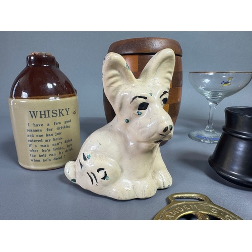 292 - Mixed decorative collector’s lot: ceramic stein, Pilkingtons mug, treen barrel, brass novelties, whi... 