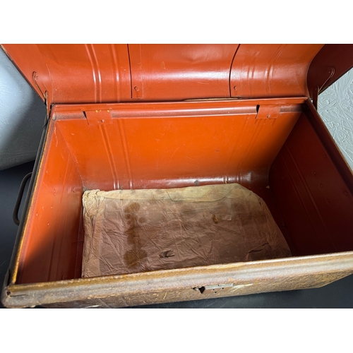200 - Vintage Luggage Trio – Royal Albert Laundry Windsor Box, Metal Trunk & Canvas Suitcase.

Lot include... 