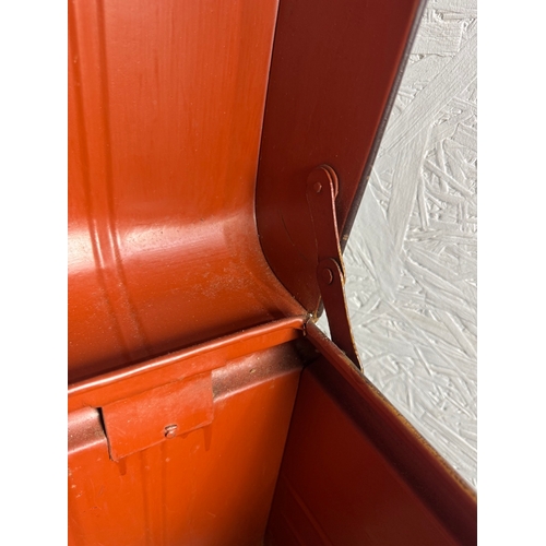 200 - Vintage Luggage Trio – Royal Albert Laundry Windsor Box, Metal Trunk & Canvas Suitcase.

Lot include... 