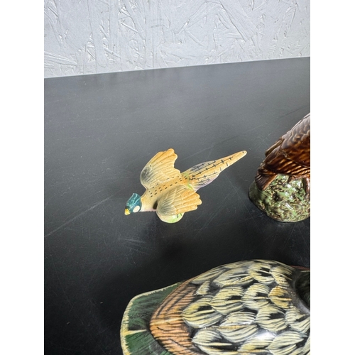 586 - Large Collection of Ceramic & Pottery Bird Figures – inc. Beswick & Beneagles (Shipping Available).
... 