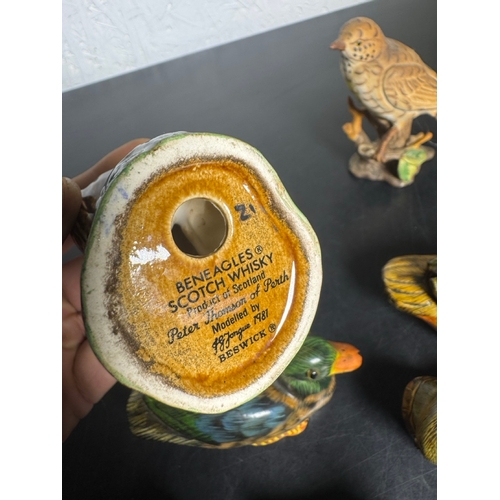 586 - Large Collection of Ceramic & Pottery Bird Figures – inc. Beswick & Beneagles (Shipping Available).
... 