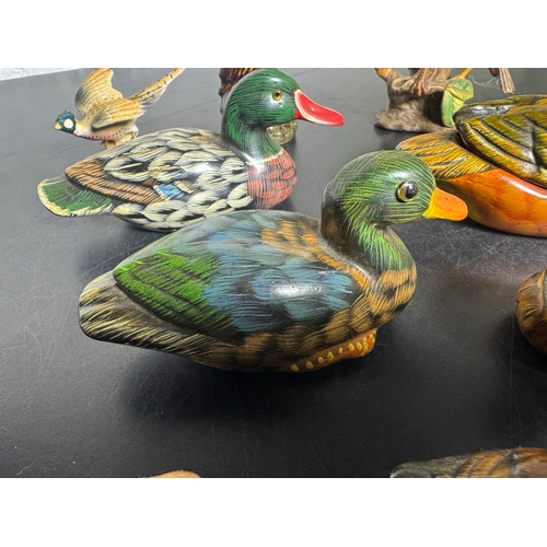 586 - Large Collection of Ceramic & Pottery Bird Figures – inc. Beswick & Beneagles (Shipping Available).
... 