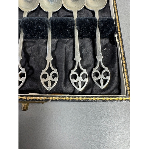 39 - Cased set of six English hallmarked sterling silver pierced-handle teaspoons 58grams, decorative Got... 