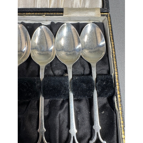 39 - Cased set of six English hallmarked sterling silver pierced-handle teaspoons 58grams, decorative Got... 