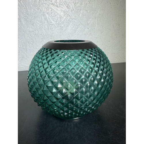 317 - Yankee Candle Teal Diamond-Quilted Glass Hurricane Lantern & Votive Holder Set

A stylish and substa... 