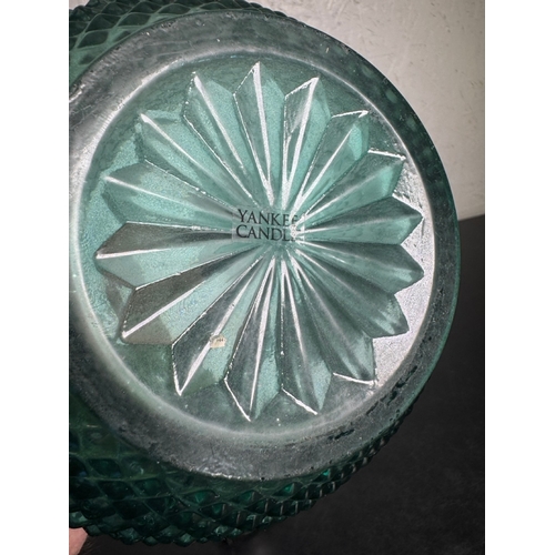 317 - Yankee Candle Teal Diamond-Quilted Glass Hurricane Lantern & Votive Holder Set

A stylish and substa... 
