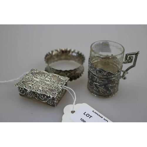 227 - A silver pill box together with a napkin ring and liqueur cup