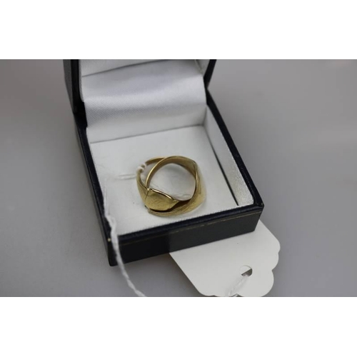 355 - Two 9ct gold ring. (one cut) Approx weight 6.24g