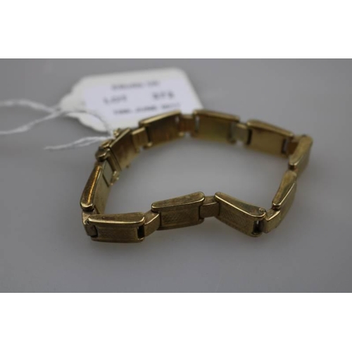 372 - A 9ct gold Bracelet (approx weight 14.11g)