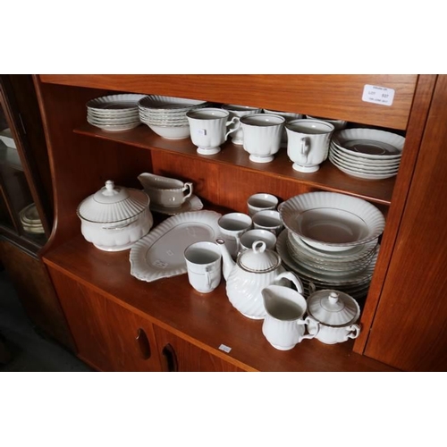 542 - A quantity of white tea and dinnerware