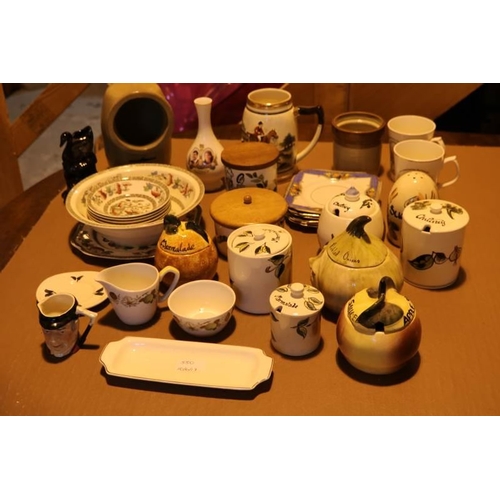 550 - A mixed selection of ceramics to include jars etc