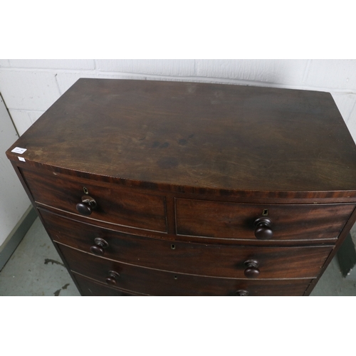 401 - An Antique bow fronted mahogany chest of drawers fitted two drawers over three.  Approximately 90.5c... 