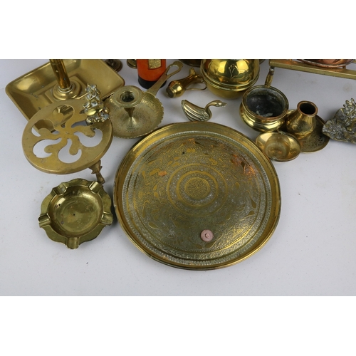 460 - Quantity of Brassware