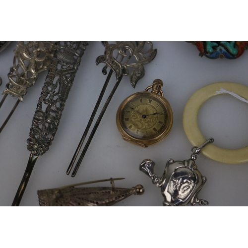 139 - Selection of decorative items to include Pocket watches etc