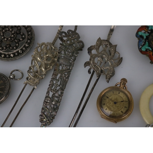 139 - Selection of decorative items to include Pocket watches etc