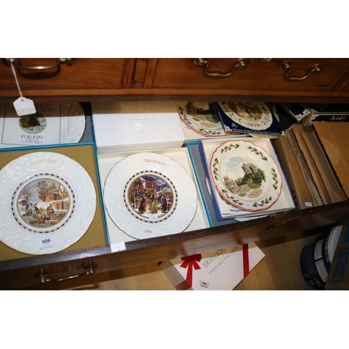 1031 - Seven Christmas collectors plates to include Coalport, Anysley and Wedgwood. (examine) inside lot 60... 