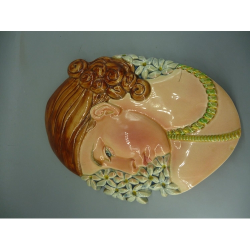 180 - Art Deco Beswick 436 wall hanging face mask