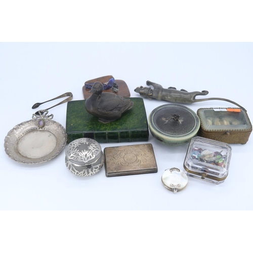 89 - Small selection of decorative curios and items