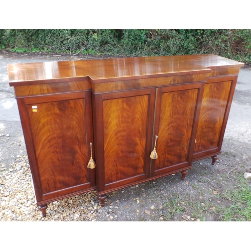 228 - Brights of Nettlebed brake fronted sideboard measures approx. W152cm x D43cm x H92cm